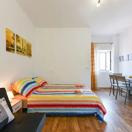 Appartement Romantica In Mit Gemeinsamem Pool Zadar