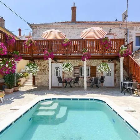 Appartement Romantica In Mit Gemeinsamem Pool Zadar
